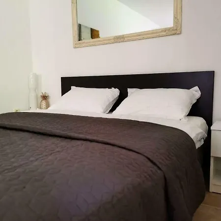 By Zec Apartment