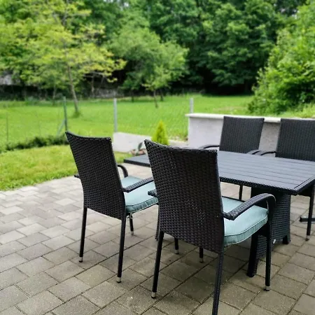 By Zec アパート *